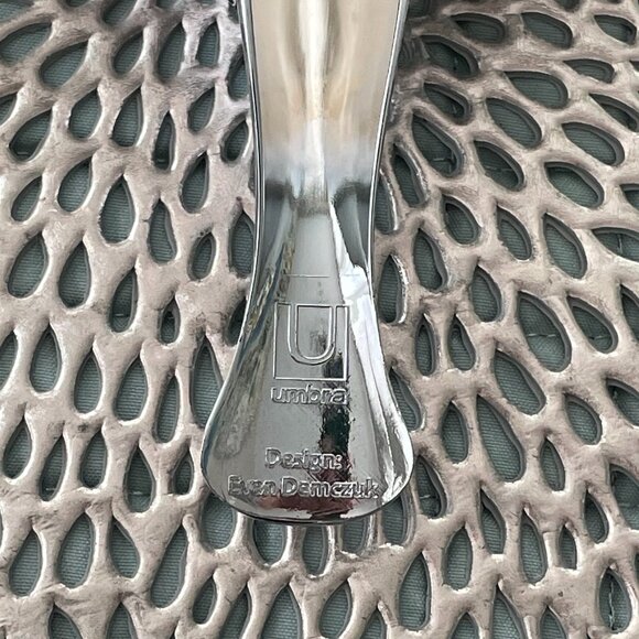 Umbra Tipsy Balancing Bird Bottle Opener Silver - Picture 4 of 4